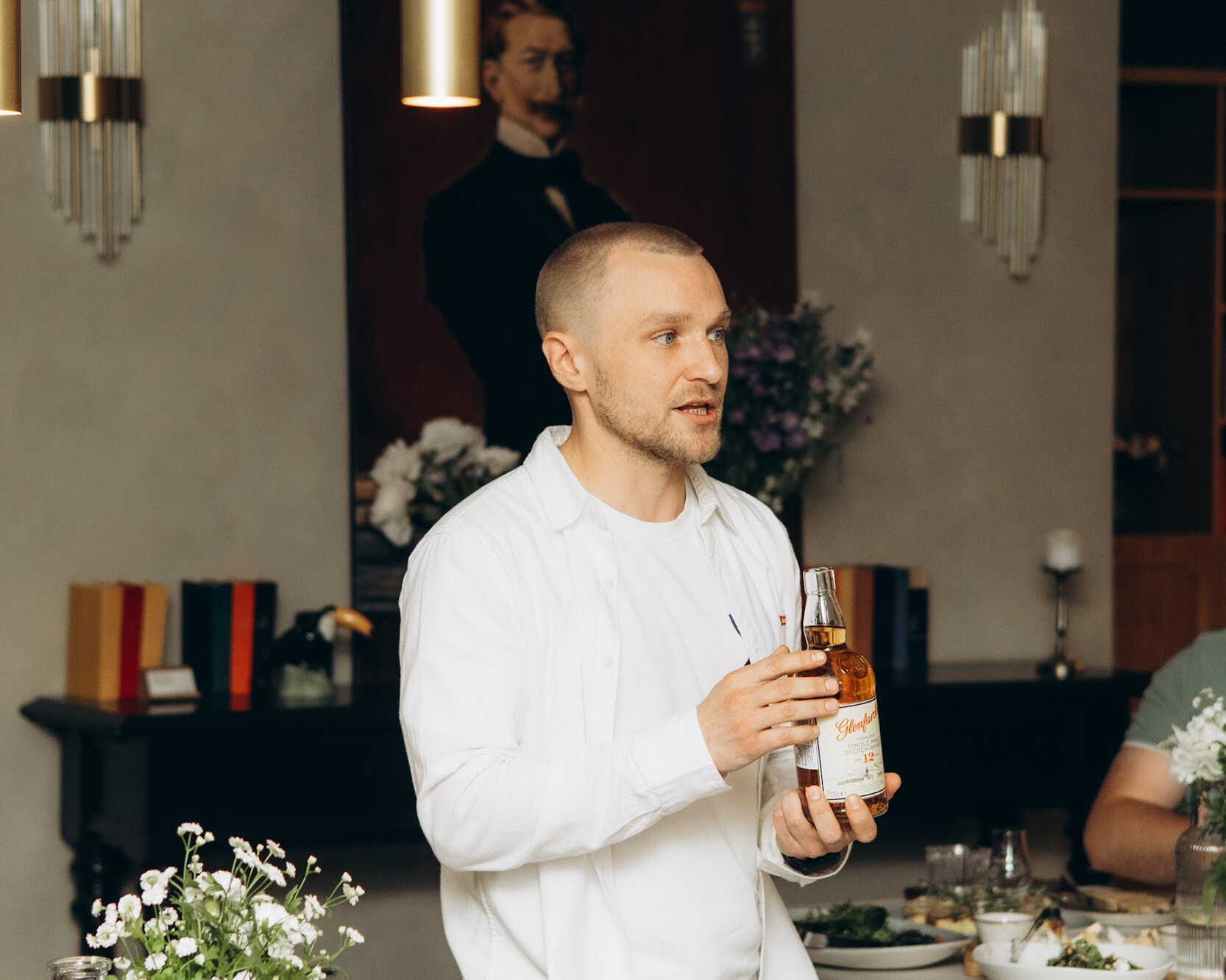 От дегустатора яда до эксперта: кто такой сомелье на самом деле?