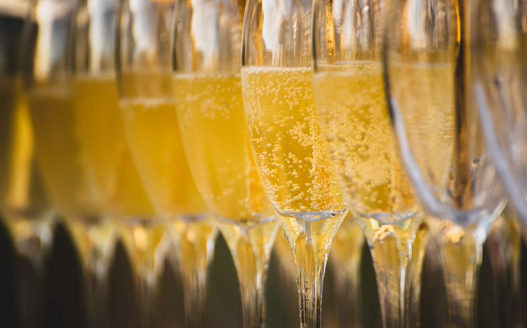 Online Wine Tasting with Sommelier Timofey Tesov: A Beginner’s Guide